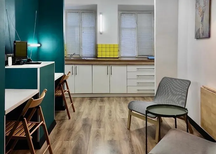 зі світлом в центрі старого львова